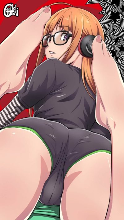 Futaba Sakura a le minou moulé et tend ses jolis pieds