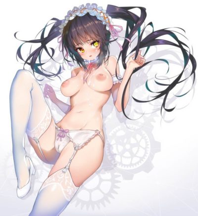La jeune Kurumi en lingerie de mariée a ses nibards souillés de sperme