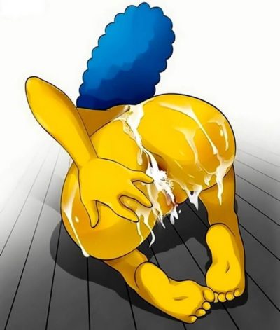 Marge Simpson a son orifice anal tartiné de sperme après une sodomie