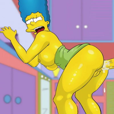 Marge enculée se fait déchirer son anus juteux dans sa cuisine