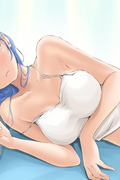 Un ecchi sensuel d’une naïve en lingerie et aux nibards épais