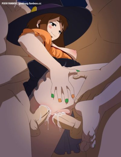 Ochako Uraraka baisée en double pénétration a son anus en creampie