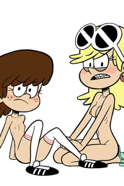Lynn Loud et sa sœur Leni nues exhibent leurs petits seins